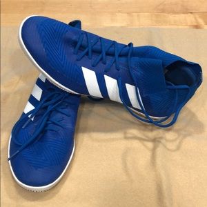 Indoor soccer cleats